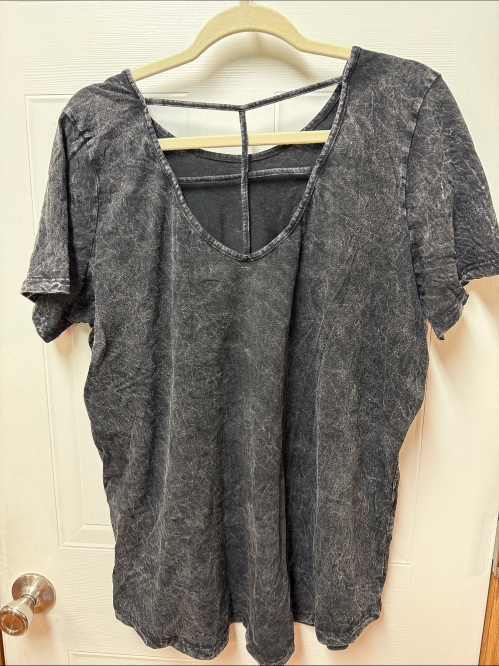 Torrid Her Universe Marvel Black Widow Mineral Wash Tee - Picture 3 of 5
